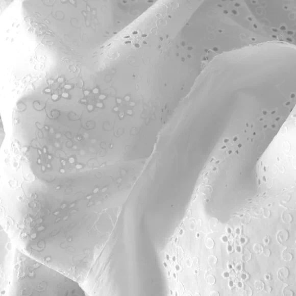 Tela ojalillo o bordado suizo por metro y por rollo, Telas Bogotá