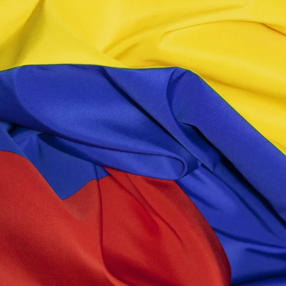 Tela antifluido bandera colombia por metro y por rollo, Telas Bogotá