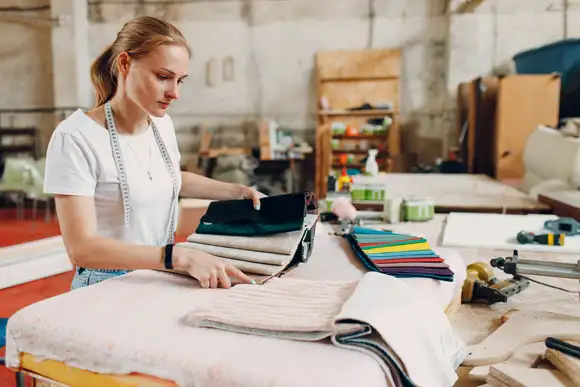 ¿Qué tipo de tela se usa para tapizar muebles?