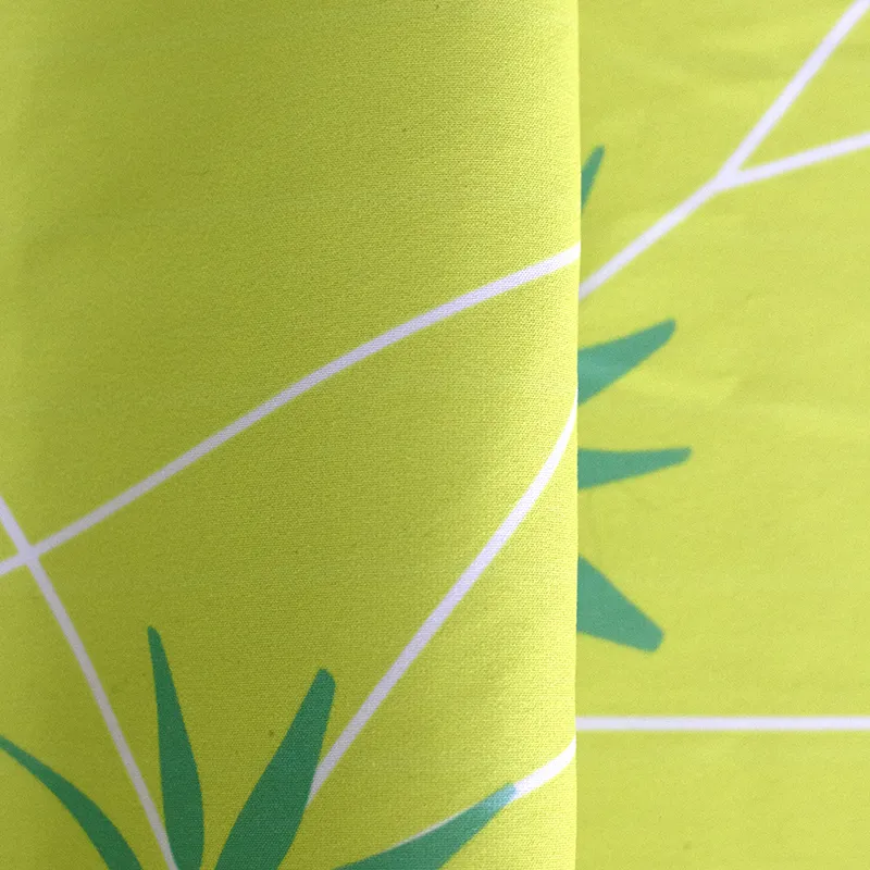 Tela disfraz Alegría de Intensamente, color amarillo brillante con estampado floral.