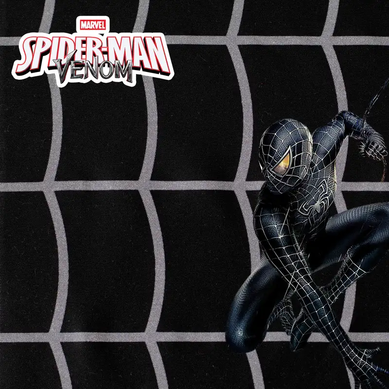Tela disfraz Spiderman Negro Venom con patrón de telaraña y fondo oscuro.