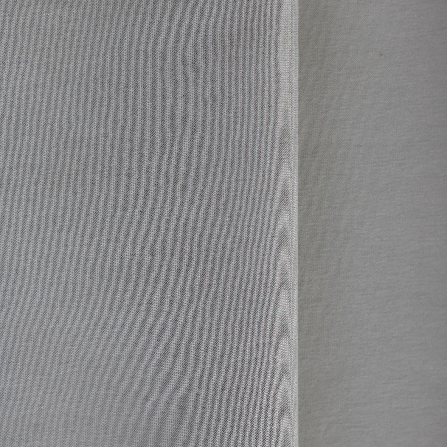 Plano general de Tela Fría Premium beige claro por metro, tacto frío y calidad Textti.