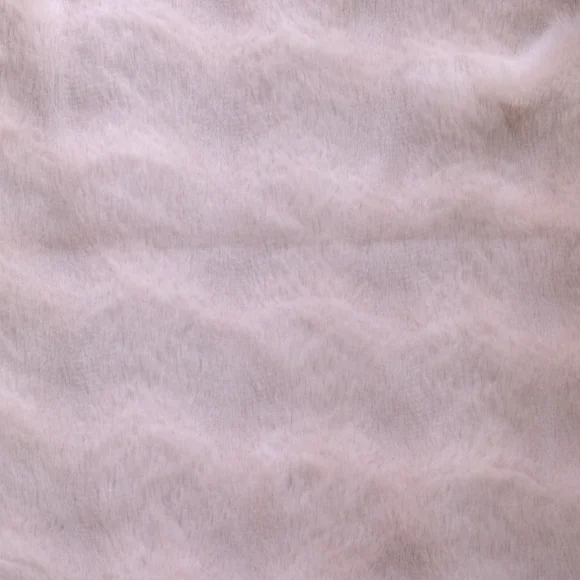 Tela Peluche Rabbit Burbuja color curuba, textura de pelo corto denso en muestra plana, 180 cm de ancho