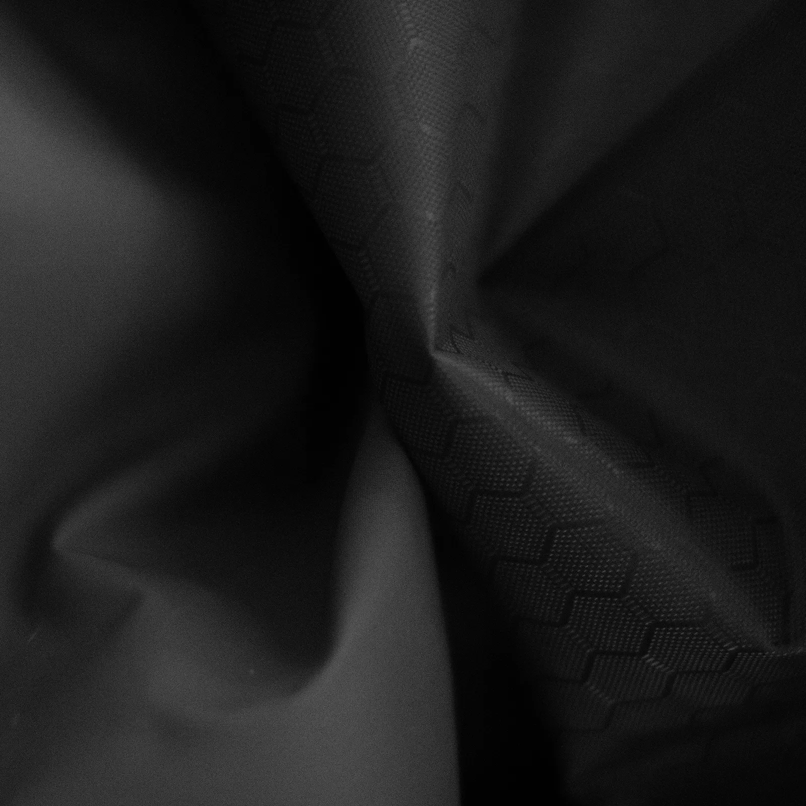 Tela lona colmena impermeable negra, 50% poliéster - 50% pvc, por metro y por rollo, telas Bogotá, telas Medellín, telas Cali, telas Colombia, telas alquería, Textti